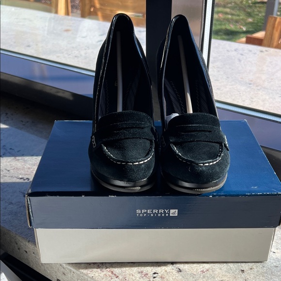 Sperry Women's Windstar Penny Black Suede Wedge Loafers 9.5 (Only tried on)